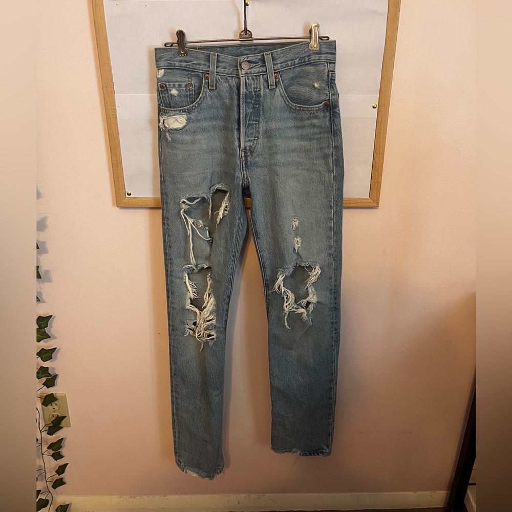 Levi 501 Distressed Women's Jeans.